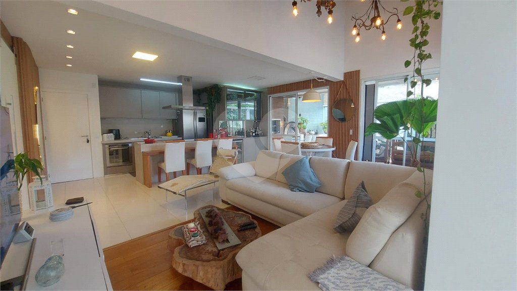 Apartamento à venda ou para alugar com 2 suítes em Itacorubi, Florianópolis, SC