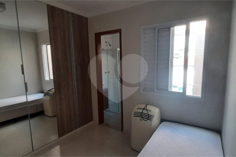 Casa à venda com 3 quartos, sendo 2 suítes, no condomínio Mário Araújo, São Paulo - SP