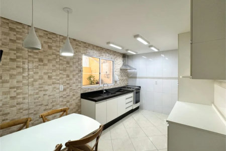 Casa à venda com 3 suítes em Água Fria, São Paulo, SP
