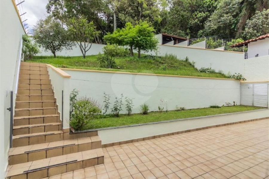 Casa à venda com 3 suítes em Horto, São Paulo, SP