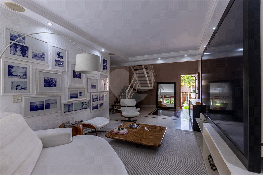 Casa à venda com 4 quartos, sendo 2 suítes,  no condomínio Los Alámos, São Paulo - SP