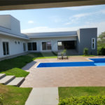 Casa à venda com 4 quartos, sendo 3 suítes, no condomínio Terras de Mont Serrat, Salto - SP