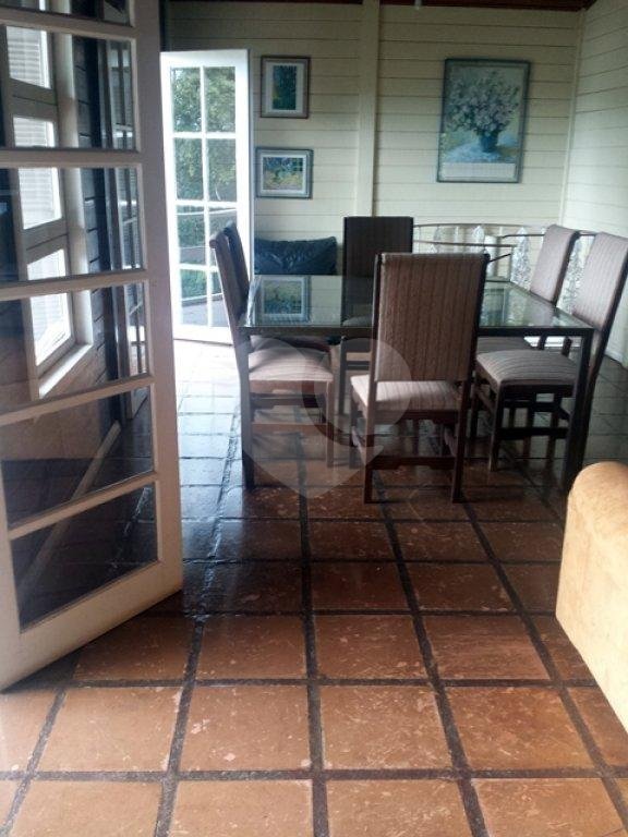 Casa à venda ou para alugar com 4 quartos, sendo 1 suíte, no condomínio Estrada Armando Barbosa ,6300, Mairiporã - SP