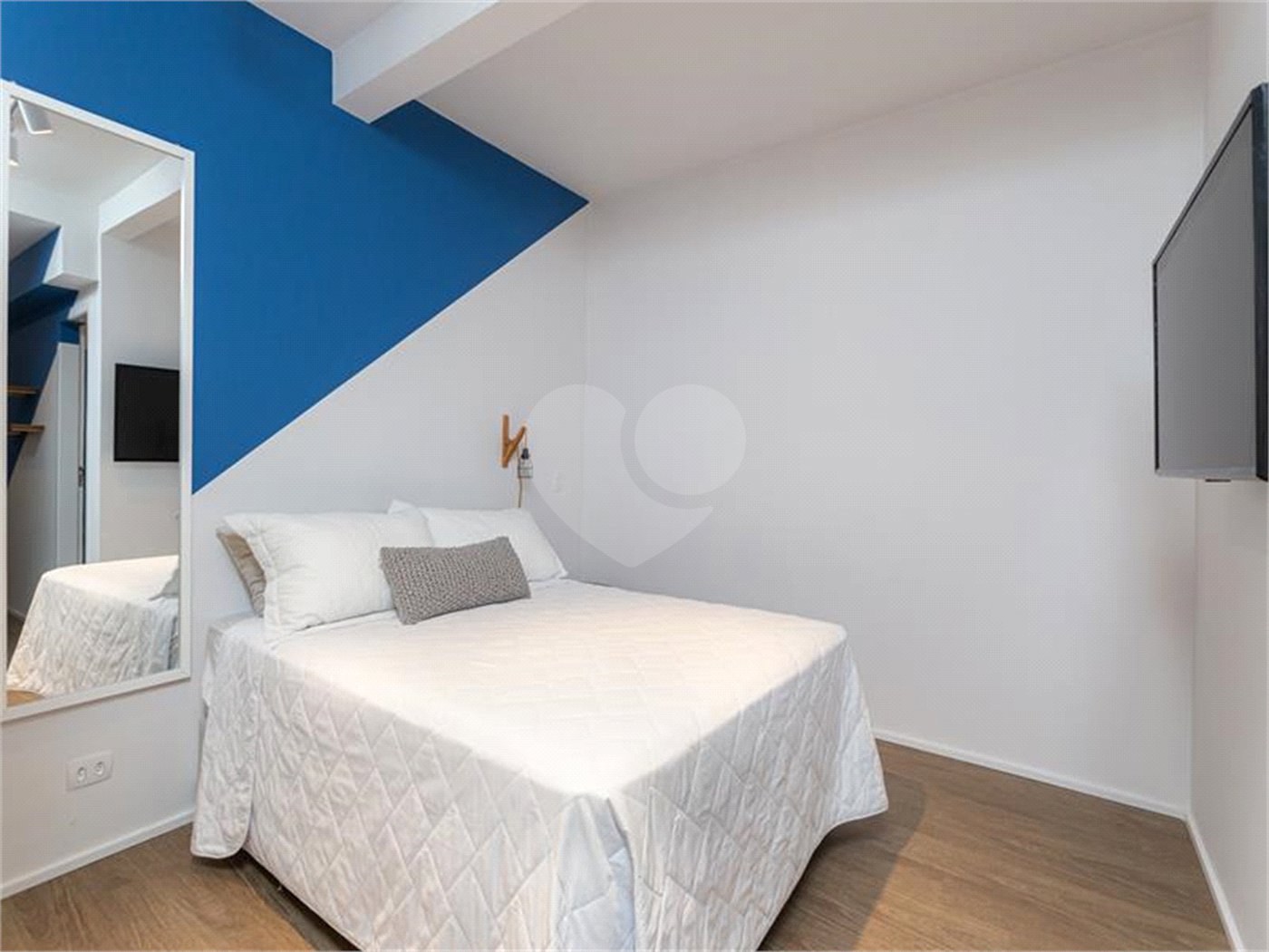 Excelente oportunidade para reformar e ficar com o apartamento dos seus sonhos!