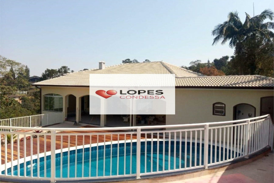 Casa à venda com 3 suítes no condomínio Alpes da Cantareira, Mairiporã - SP