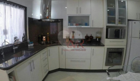 Sobrado à venda com 4 quartos em Artur Alvim, São Paulo, SP