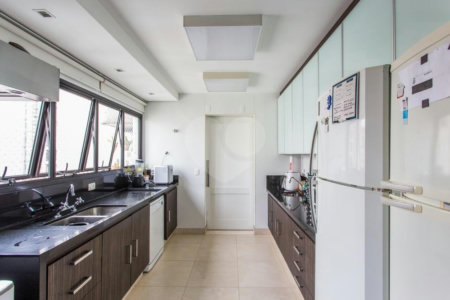 Apartamento à venda com 3 suítes em Campo Belo, São Paulo, SP