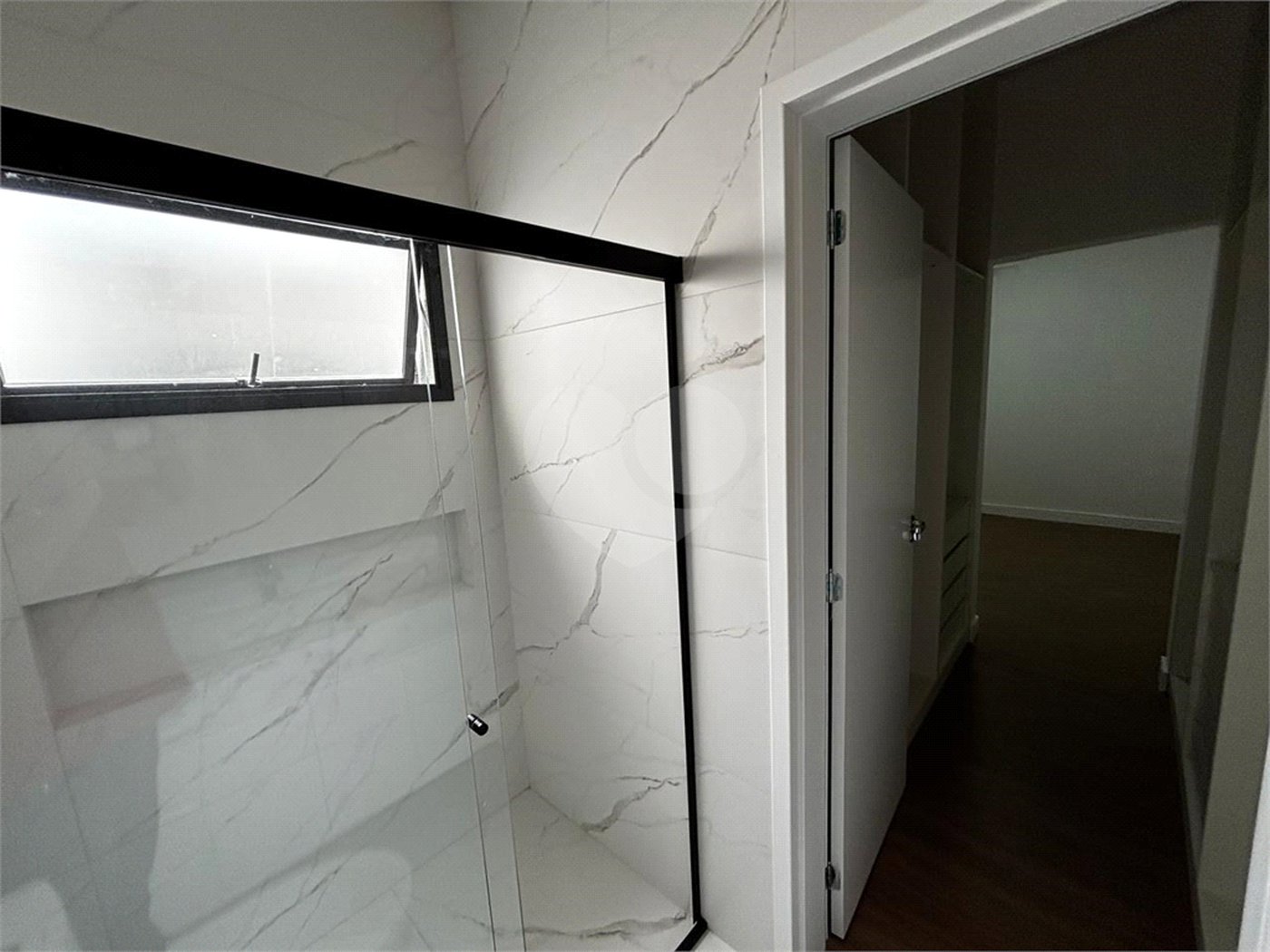 Casa à venda com 3 quartos, sendo 1 suíte, no condomínio Village Moutonnée, Salto - SP