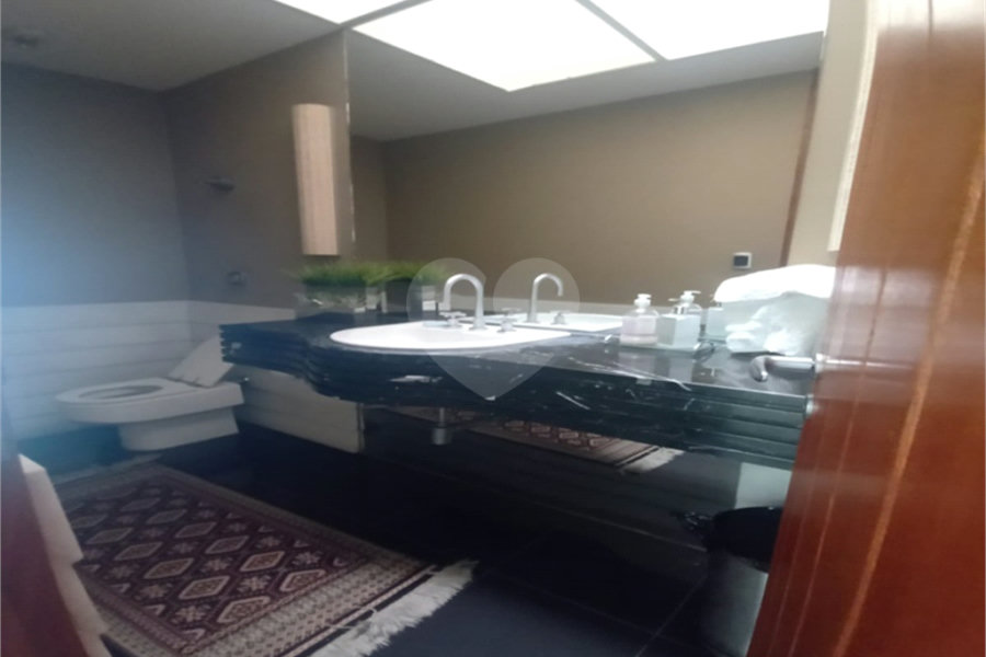Sobrado à venda com 5 suítes em Santana, São Paulo, SP