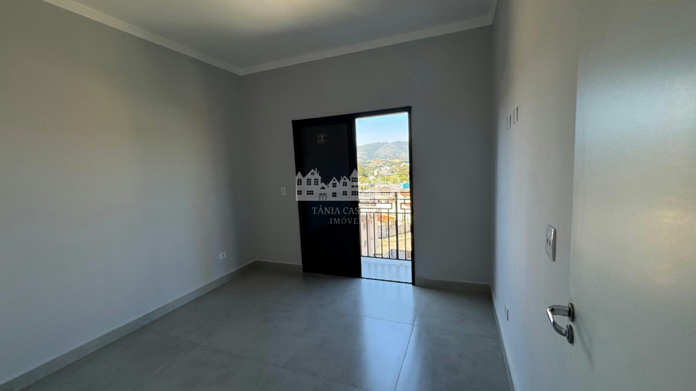 Casa à Venda no Jardim Imperial – Vista para a Pedra Grande, Atibaia/SP