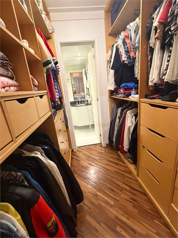Apartamento à venda com 3 quartos, sendo 1 suíte,  em Vila Regente Feijó, São Paulo, SP