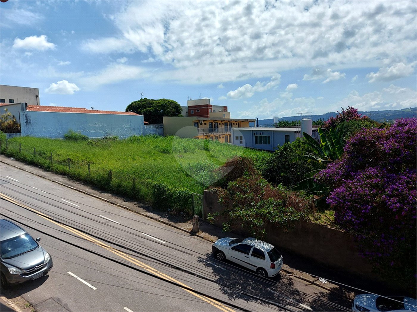Sobrado à venda com 5 quartos, sendo 4 suítes, em Santa Rosa, Vinhedo, SP