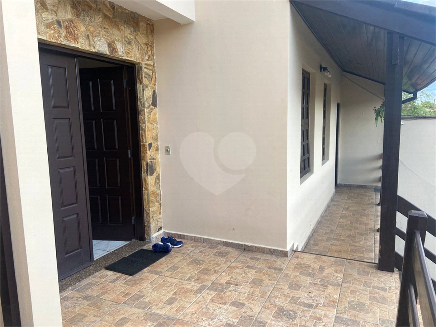 Sobrado à venda com 3 quartos, sendo 1 suíte,  em Vila Suissa, Mogi das Cruzes, SP
