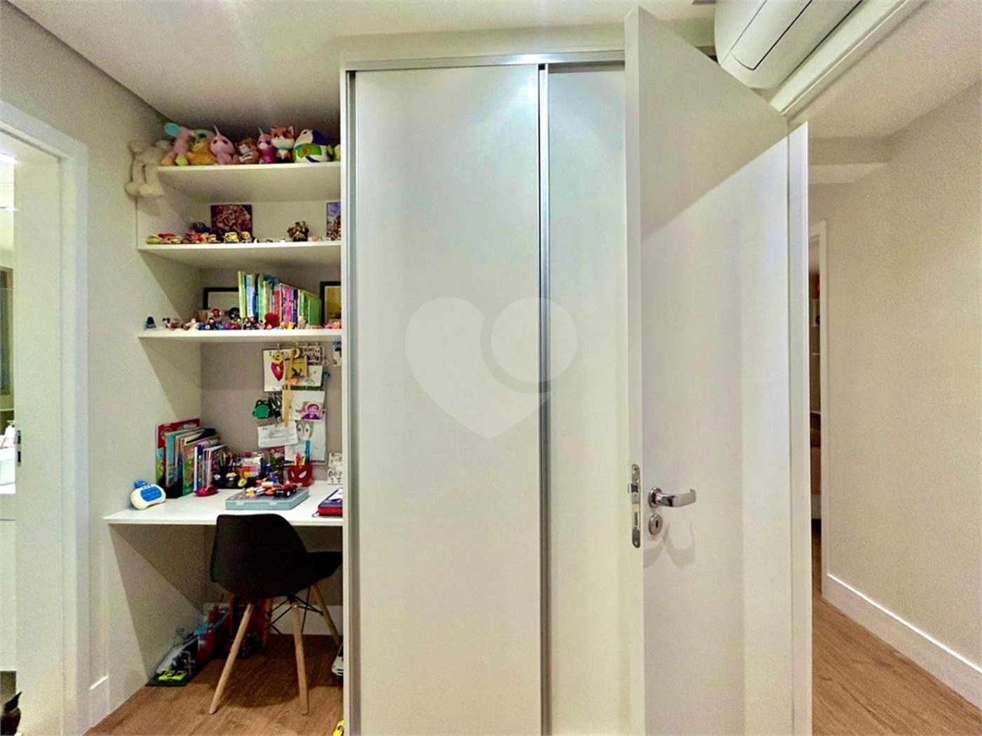 Apartamento à venda com 3 suítes em Jardim Prudência, São Paulo, SP
