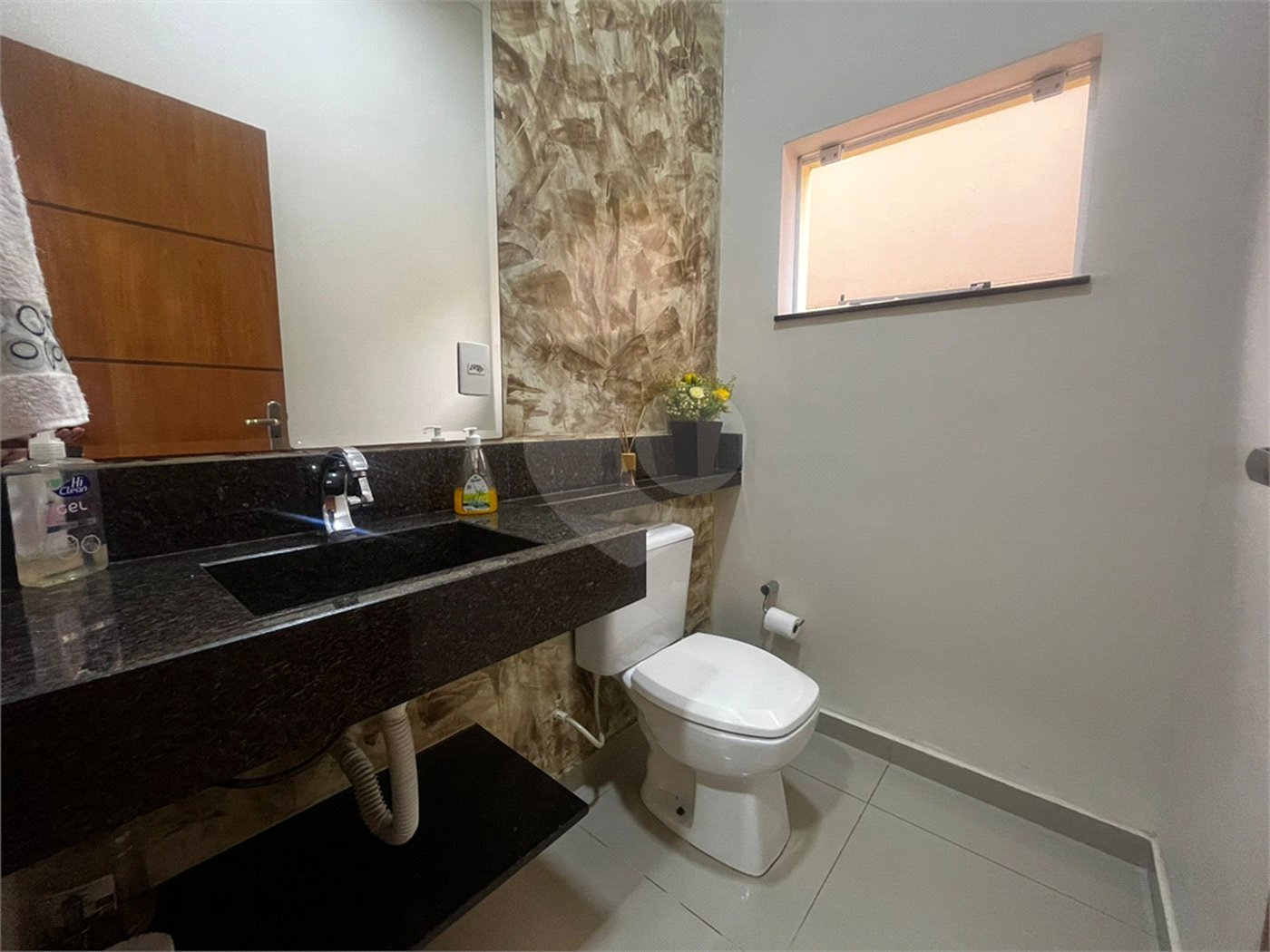 Casa à venda com 4 quartos, sendo 2 suítes, em Vila Nastri, Itapetininga, SP