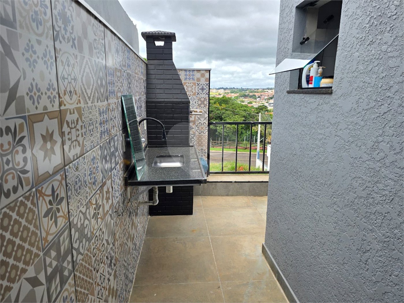 Casa à venda com 3 quartos, sendo 2 suítes,  no condomínio Residencial Marina, Itapetininga - SP