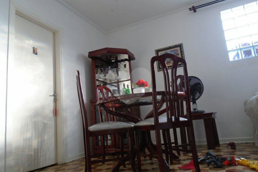 Casa à venda com 4 quartos no condomínio Travessa Catarina Vazem,21, São Paulo - SP