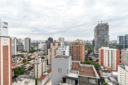Seu novo lar em Pinheiros — onde design, luz natural e lifestyle se encontram