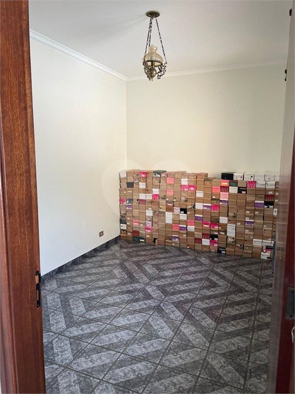 Casa à venda ou para alugar com 5 quartos, sendo 1 suíte, no condomínio Zuleika Jabour, Salto - SP