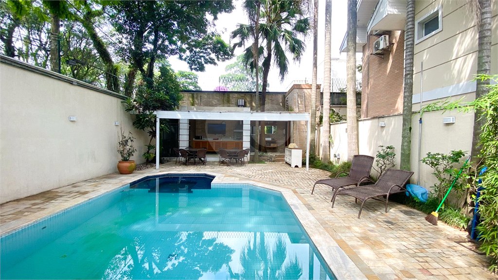 Casa à venda com 4 quartos, sendo 3 suítes, no condomínio Brisa Verde, São Paulo - SP