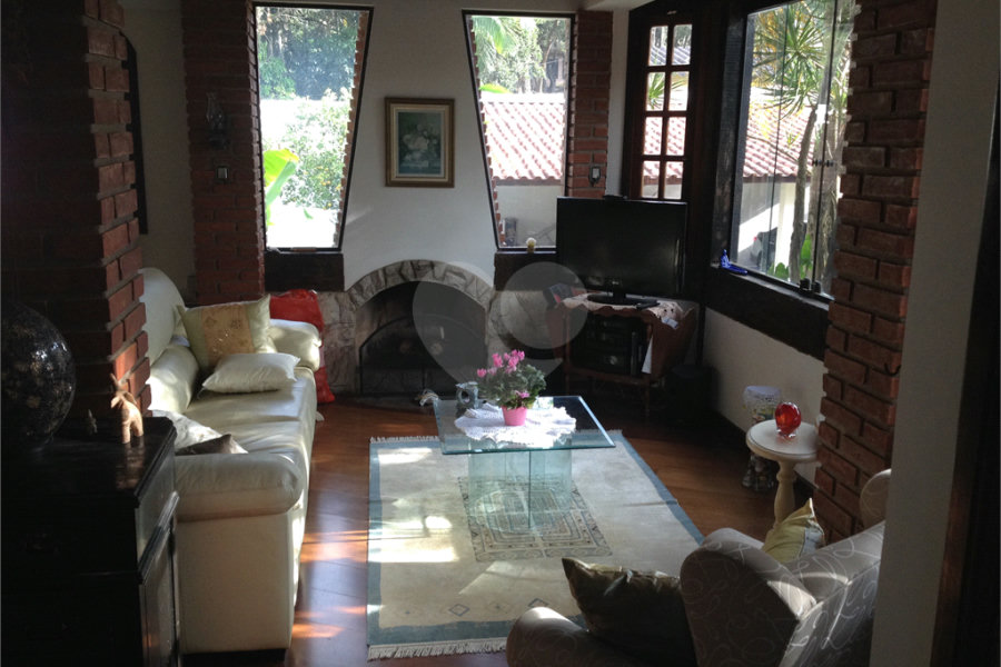 Casa à venda ou para alugar com 4 quartos, sendo 1 suíte, em Serra da Cantareira, Mairiporã, SP