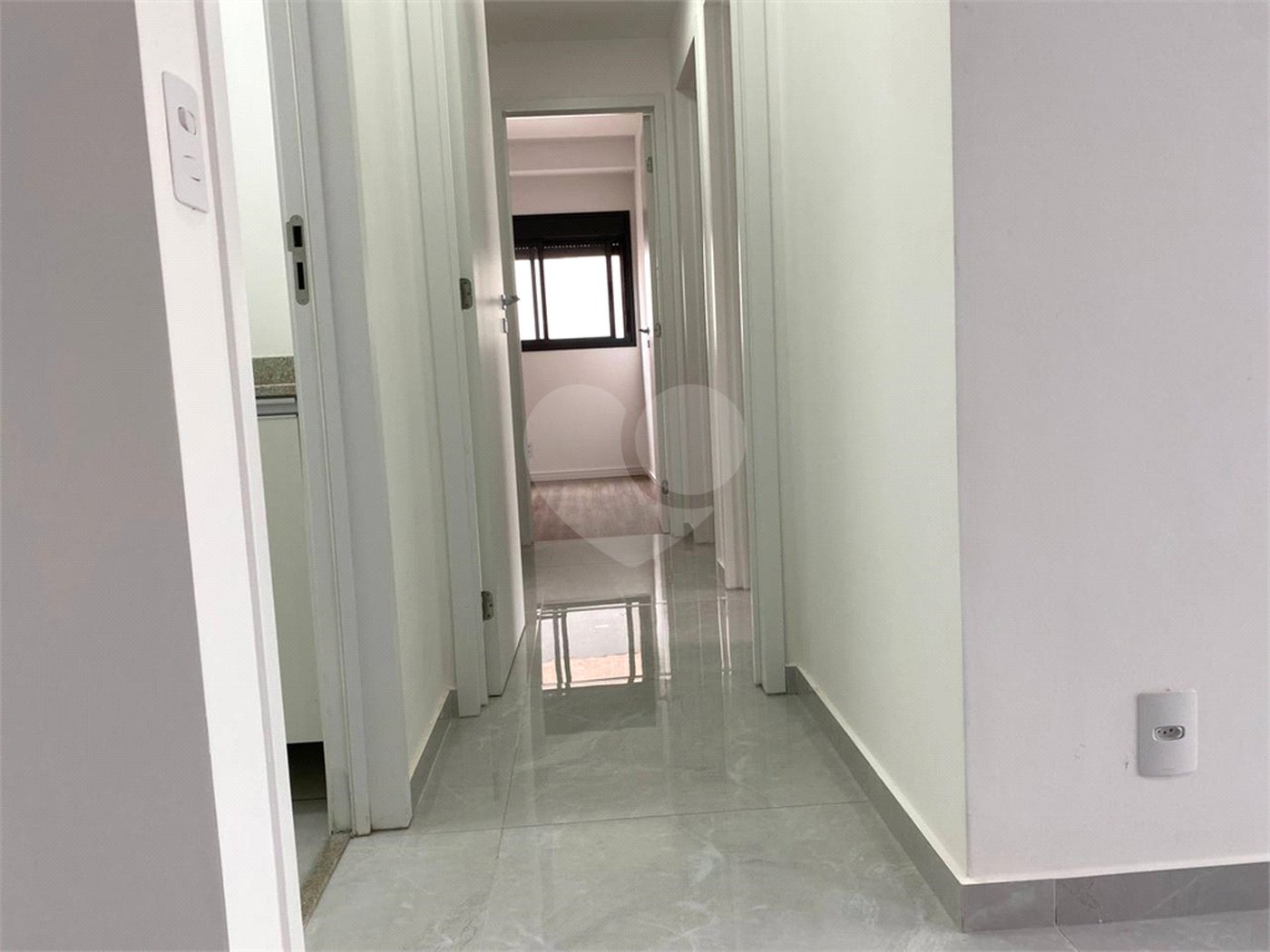 Apartamento à venda com 2 quartos, sendo 1 suíte,  em Jardim das Acácias, São Paulo, SP