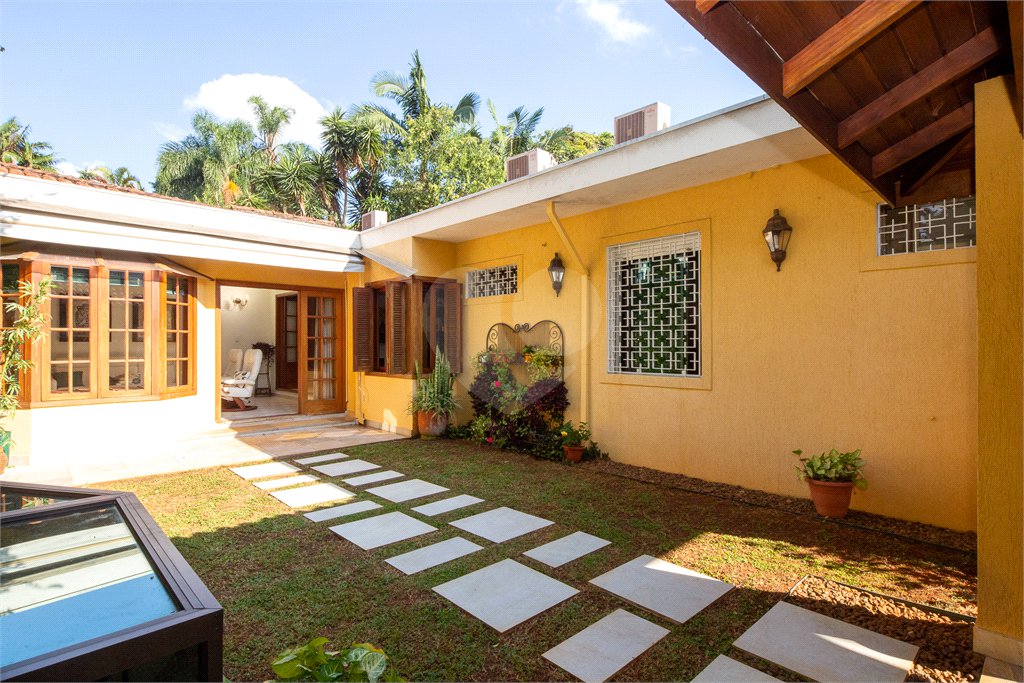 Casa Térrea à venda com 3 quartos, sendo 1 suíte, em Brooklin, São Paulo, SP