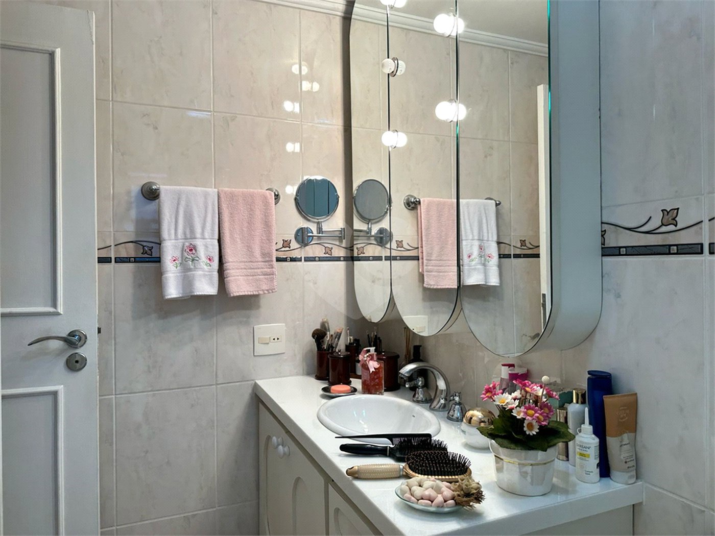 Cobertura à venda com 3 quartos, sendo 1 suíte, em Lar São Paulo, São Paulo, SP