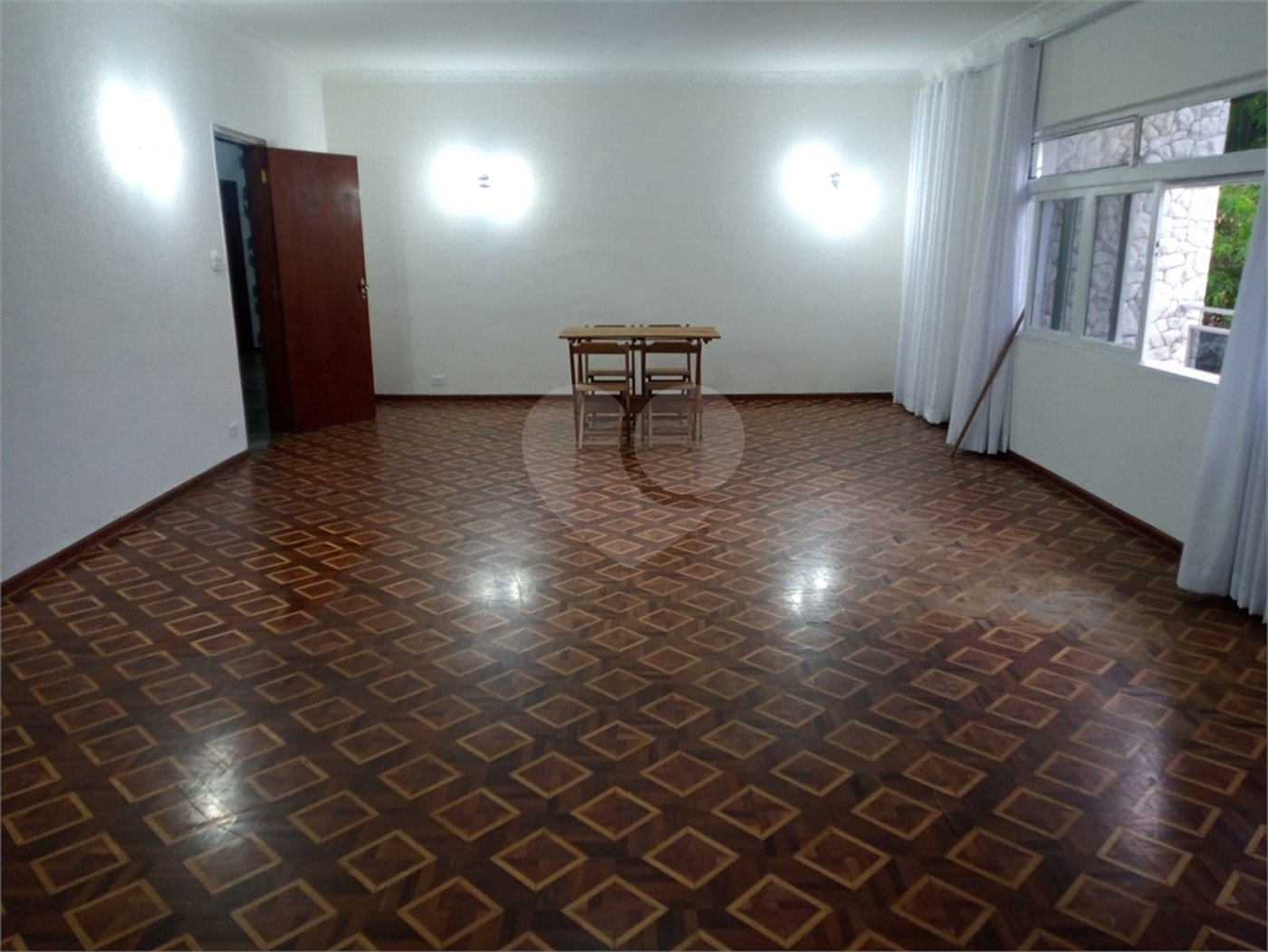 Casa Térrea à venda ou para alugar com 3 quartos, sendo 1 suíte, em Caxingui, São Paulo, SP