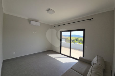 Casa à venda com 3 suítes no condomínio Village Ipanema I, Araçoiaba da Serra - SP