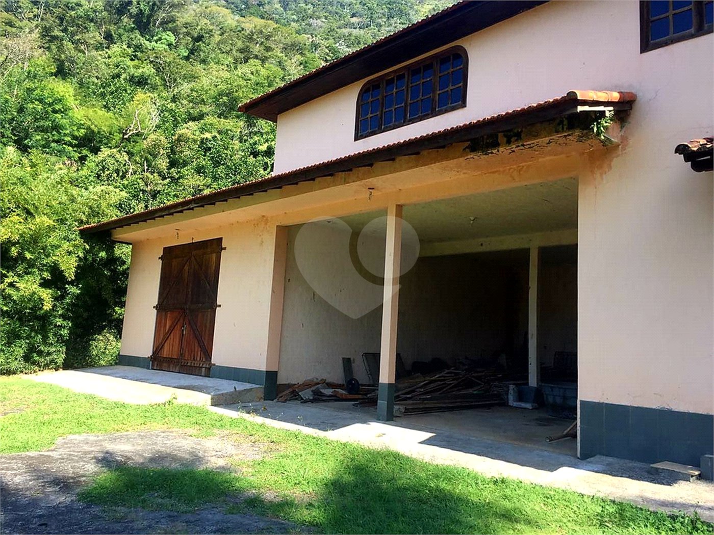 Fazenda à venda com 7 quartos, sendo 3 suítes, em Professor Souza, Casimiro de Abreu, RJ