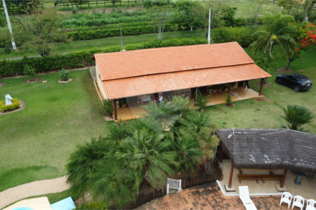 Casa à venda com 8 quartos, sendo 4 suítes, no condomínio Santa Filomena, Salto - SP