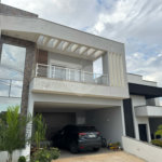 Casa à venda com 4 quartos, sendo 1 suíte,  no condomínio Condomíno Helena Maria, Sorocaba - SP