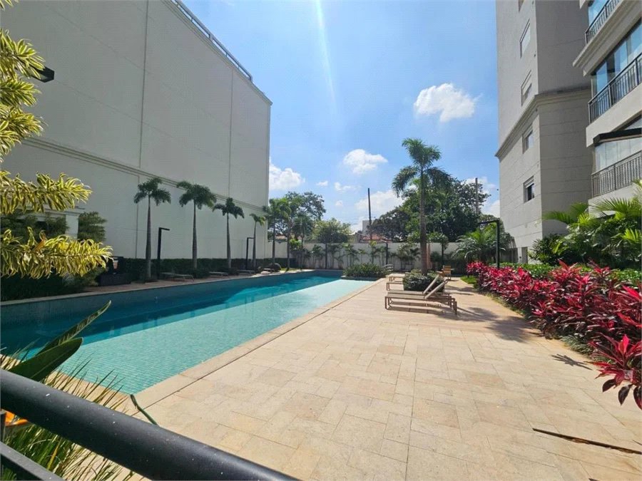 Apartamento à venda com 2 suítes em Vila Anastácio, São Paulo, SP