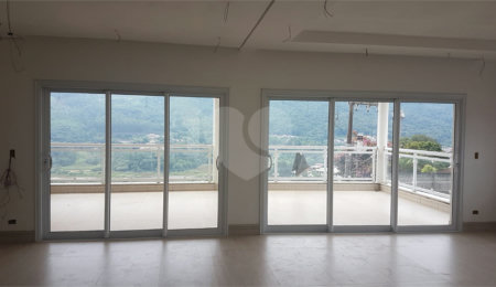 Casa à venda com 5 quartos, sendo 3 suítes,  em Serra da Cantareira, Mairiporã, SP