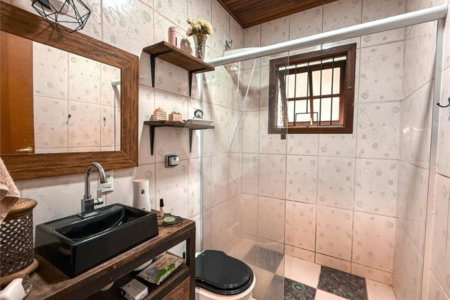 Casa à venda com 3 quartos, sendo 1 suíte,  em Chácara São João, Carapicuíba, SP