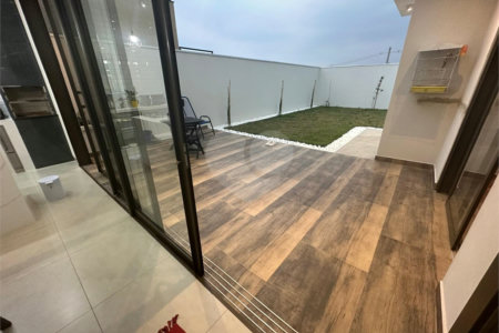 Casa à venda com 4 quartos, sendo 2 suítes, no condomínio Residencial Golden Ville, Itapetininga - SP