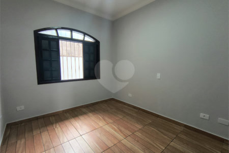 Sobrado à venda com 3 quartos, sendo 1 suíte, em Jardim D'abril, Osasco, SP