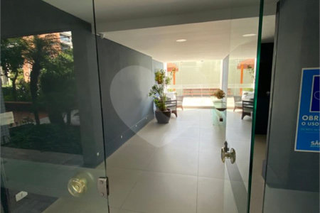 Apartamento à venda com 3 quartos, sendo 1 suíte, em Cerqueira César, São Paulo, SP