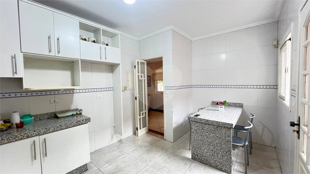Casa à venda com 3 quartos, sendo 1 suíte, no condomínio Villagio Tramway, São Paulo - SP