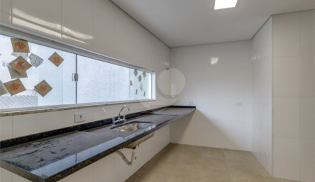 Sobrado à venda com 3 quartos, sendo 1 suíte, em Campo Grande, São Paulo, SP