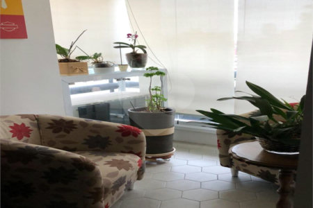Apartamento à venda com 2 quartos, sendo 1 suíte, em Moema, São Paulo, SP