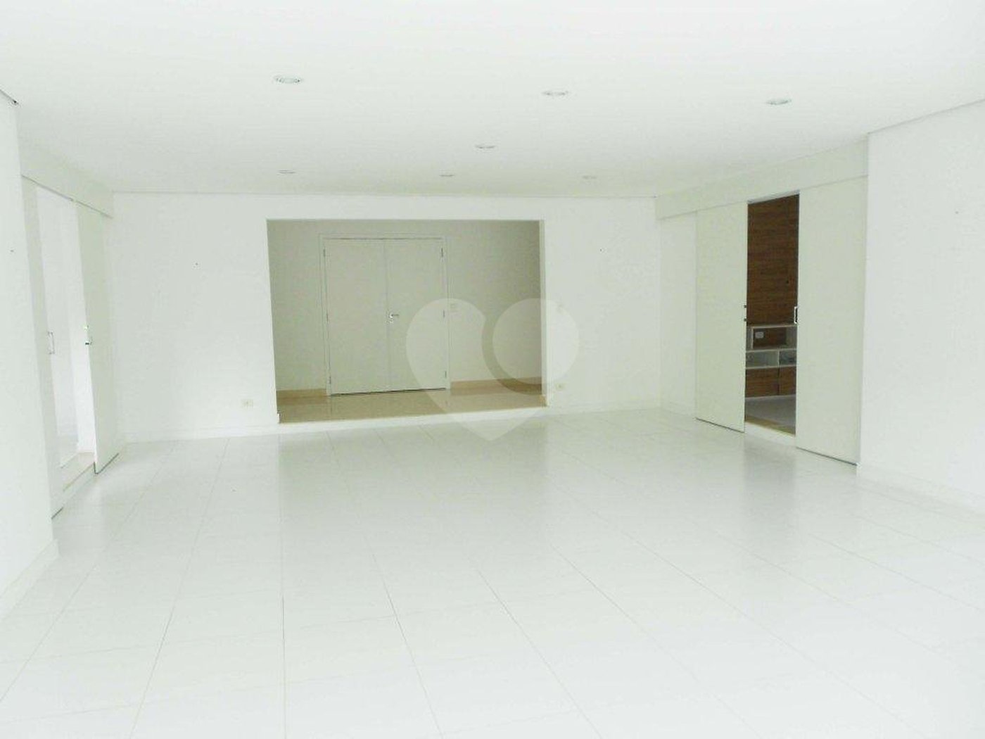 Apartamento para alugar com 4 suítes em Jardim Marajoara, São Paulo, SP