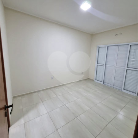 Casa à venda com 3 quartos, sendo 1 suíte, no condomínio Horto Florestal Villagio, Sorocaba - SP