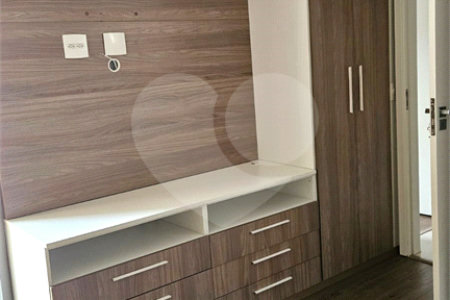 Apartamento à venda com 3 quartos, sendo 1 suíte, em Vila Paulo Silas, São Paulo, SP