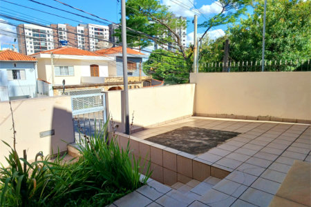 Casa à venda com 4 quartos, sendo 1 suíte, em Vila Paulicéia, São Paulo, SP
