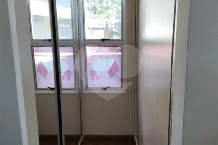 Casa à venda com 3 quartos, sendo 1 suíte,  no condomínio Residencial Jardim das Palmeiras, Vinhedo - SP