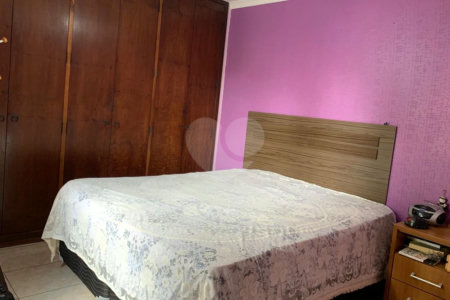 Casa à venda com 3 quartos, sendo 1 suíte,  em Bosque da Saúde, São Paulo, SP