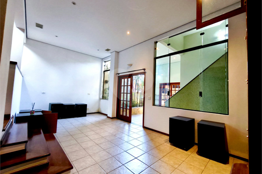 Casa à venda com 3 suítes no condomínio Jd Itatinga, São Paulo - SP