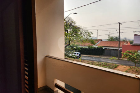 Casa à venda com 3 quartos, sendo 1 suíte, em Jardim Morumbi, Araraquara, SP